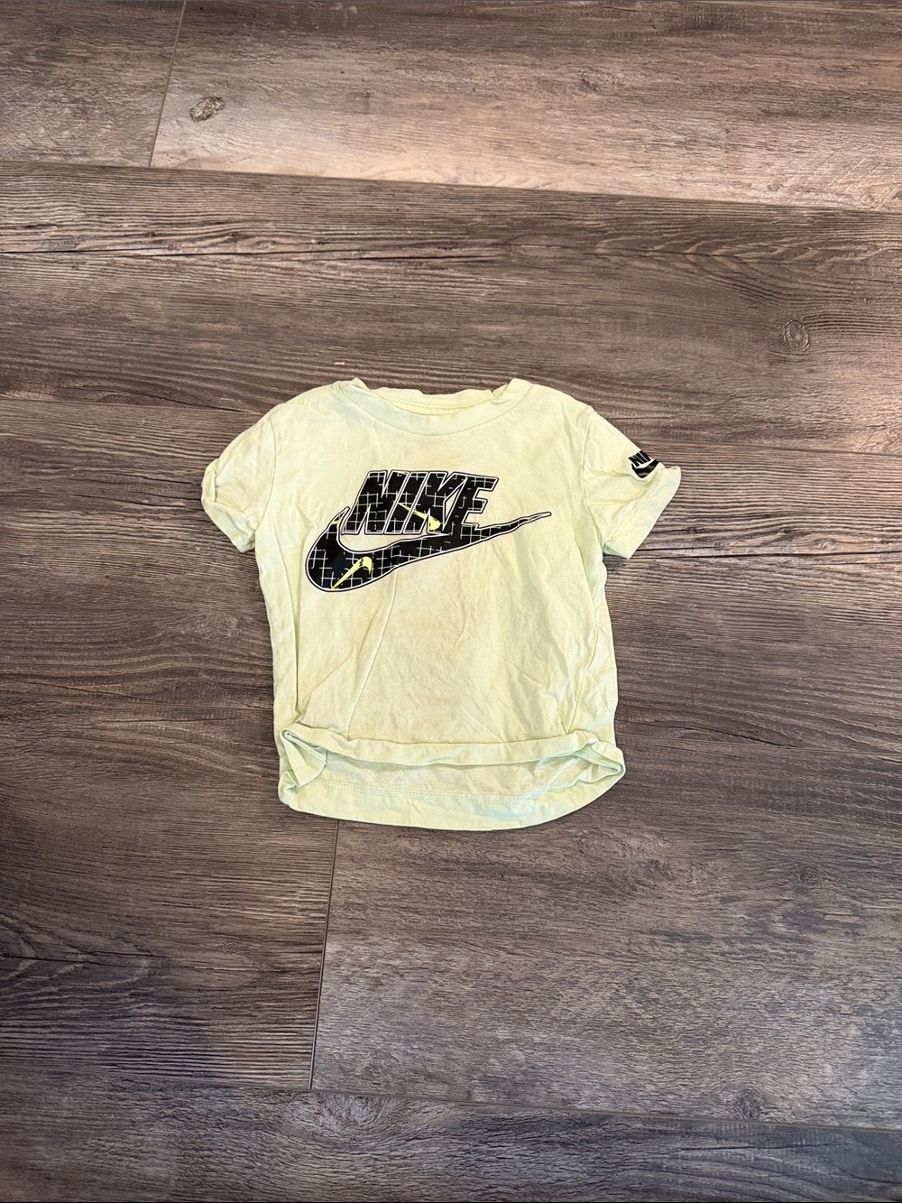 Nike Kids Short Sleeve Tee in Pale Lime with Black Logo